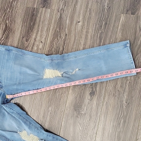 EUC Wrangler × Fender Distressed Jeans - Picture 5 of 8